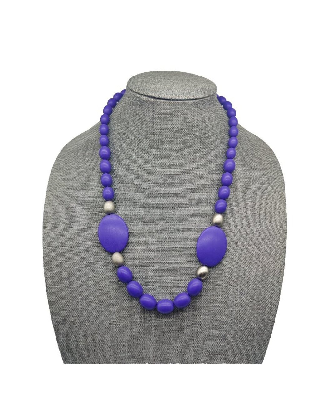 Beautiful Woman's Fashion Necklace Estate Sale Purple Silver Beaded Statement